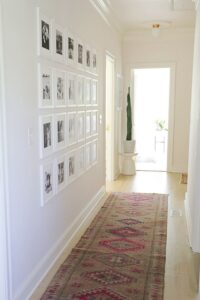 corridoio gallery wall