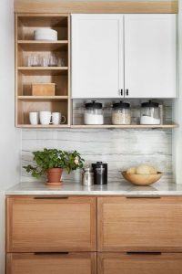 cucina con vani a giorno
