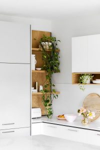 cucina con vani a giorno