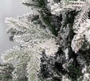 albero-di-natale-innevato